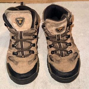 Nevados Kids' Brown and Black Outdoor Boots